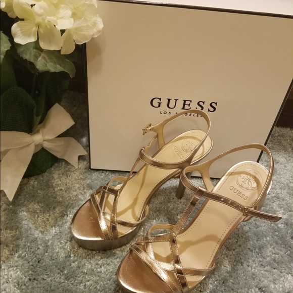 Guess Heels gold color size 6 - Picture 3 of 3